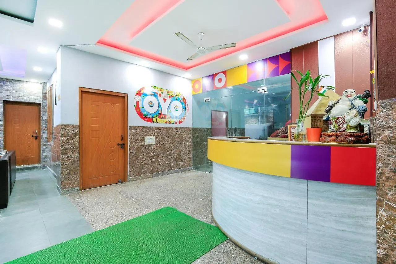 Отель Oyo 28264 Chirag House Гургаон