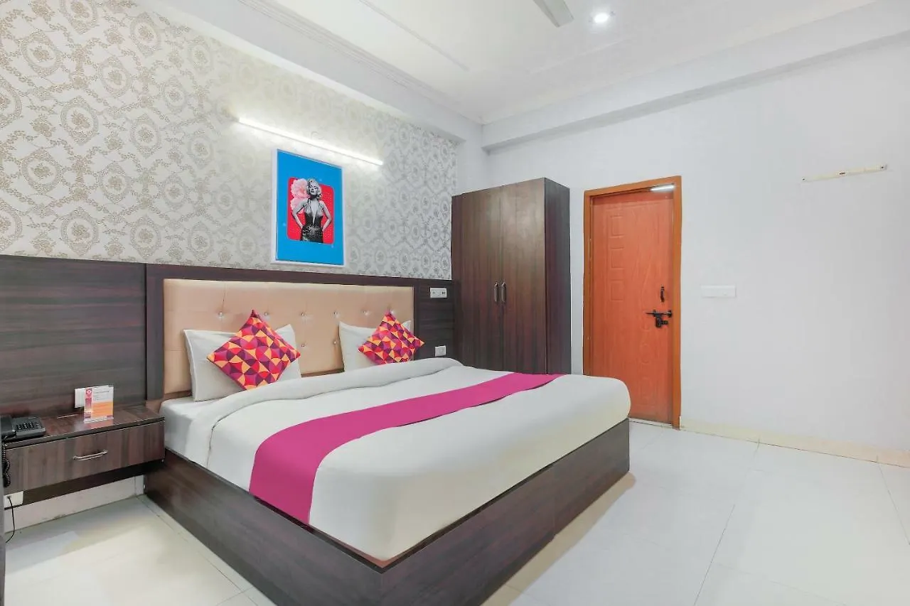 ***  Отель Oyo 28264 Chirag House Гургаон Индия